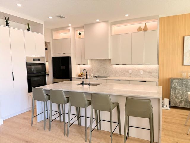 12779 WESTSIDE VILLAGE LOOP, Windermere, FL 34786