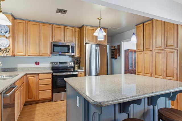 124 E Lowell Ave, Tracy, CA 95376