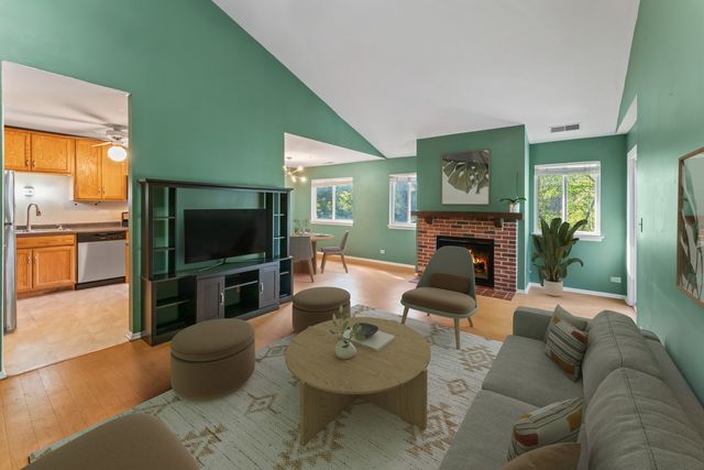 601 Hanover Court Z2, Schaumburg, IL 60194