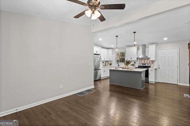 2406 Woodland Drive NW, Kennesaw, GA 30152