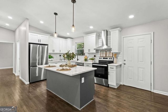 2406 Woodland Drive NW, Kennesaw, GA 30152