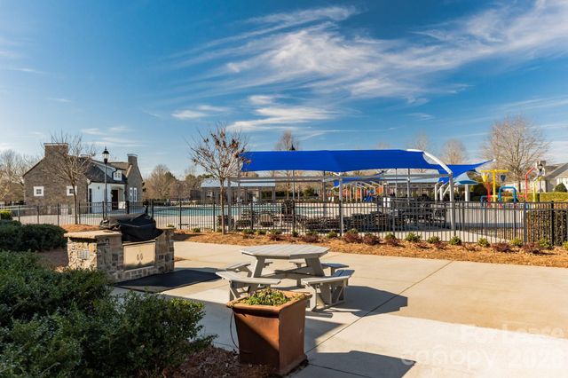 5826 Castlecove Road, Charlotte, NC 28273