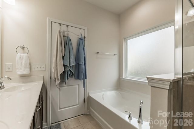 5826 Castlecove Road, Charlotte, NC 28273