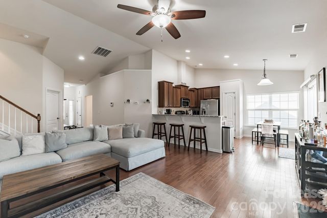 5826 Castlecove Road, Charlotte, NC 28273
