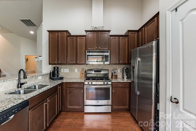 5826 Castlecove Road, Charlotte, NC 28273