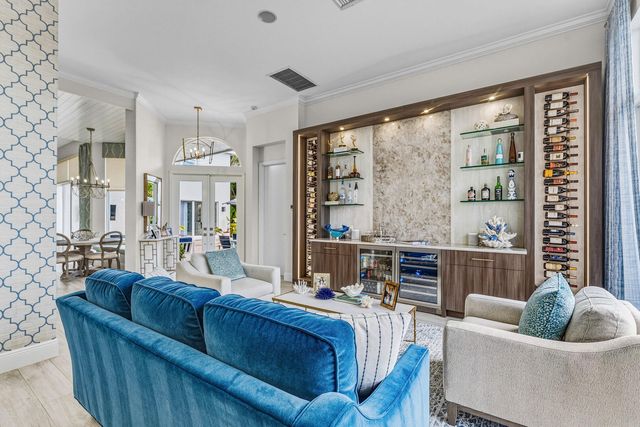 114 La Vida Court, Palm Beach Gardens, FL 33418