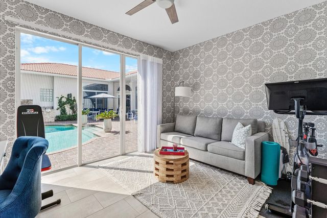 114 La Vida Court, Palm Beach Gardens, FL 33418