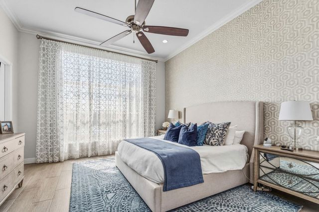 114 La Vida Court, Palm Beach Gardens, FL 33418