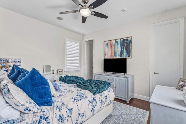 114 La Vida Court, Palm Beach Gardens, FL 33418