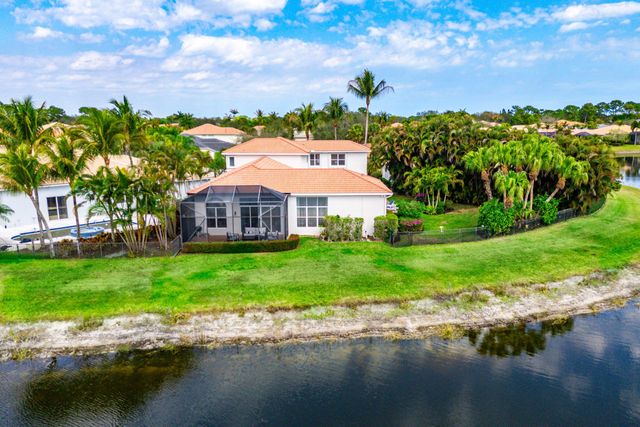 114 La Vida Court, Palm Beach Gardens, FL 33418