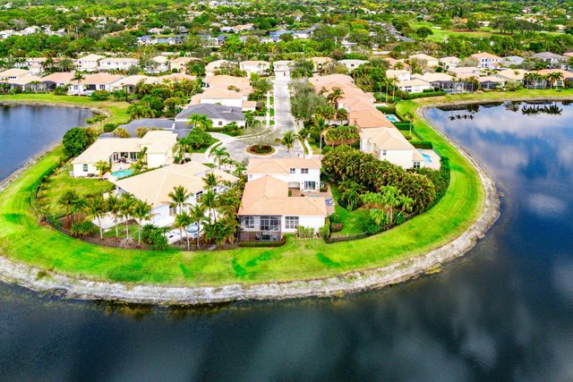 114 La Vida Court, Palm Beach Gardens, FL 33418