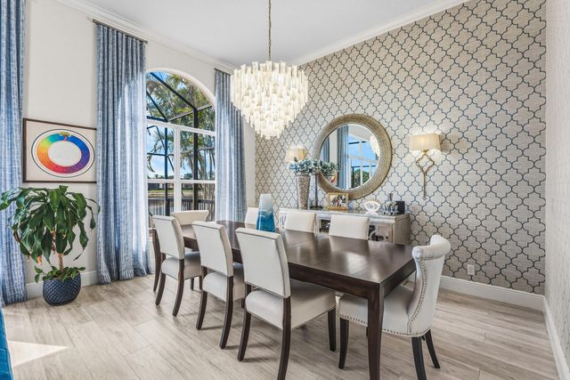 114 La Vida Court, Palm Beach Gardens, FL 33418