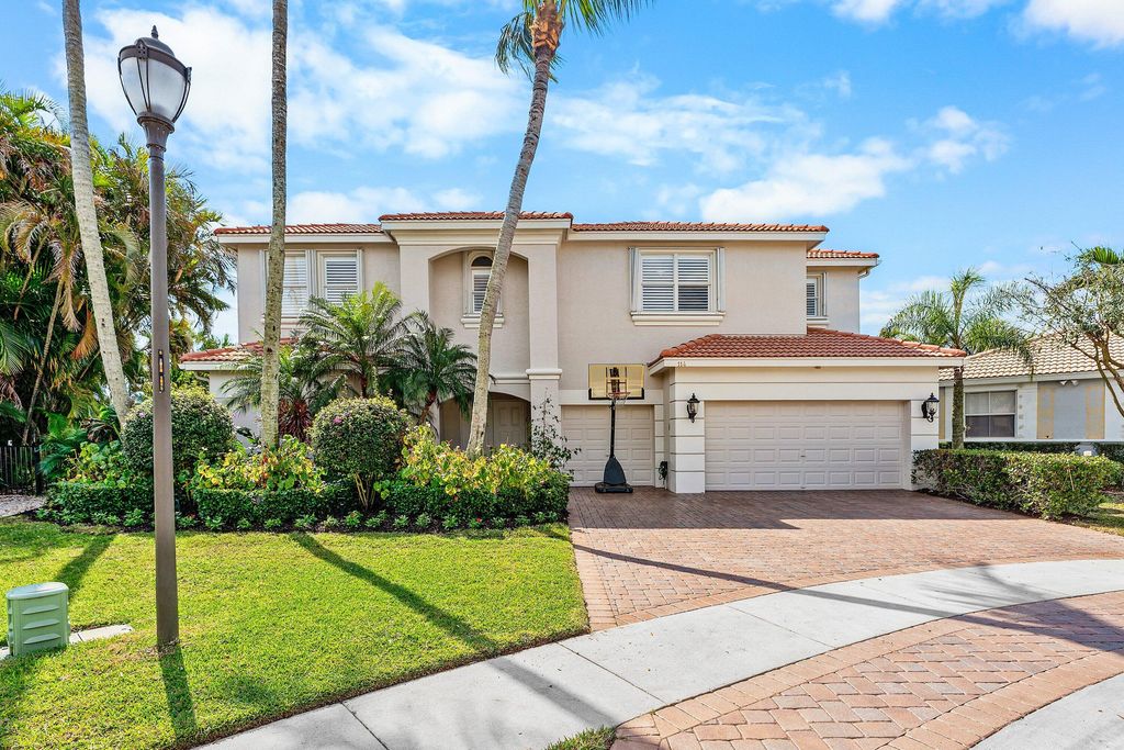 114 La Vida Court, Palm Beach Gardens, FL 33418