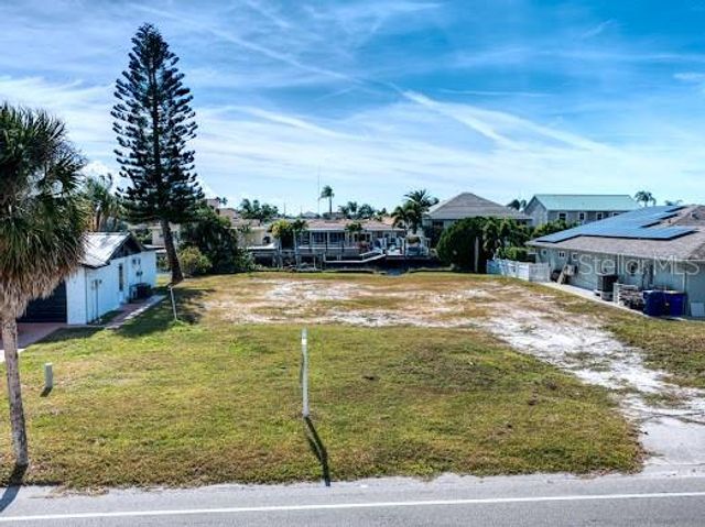 3532 FLORAMAR TERRACE, New Port Richey, FL 34652