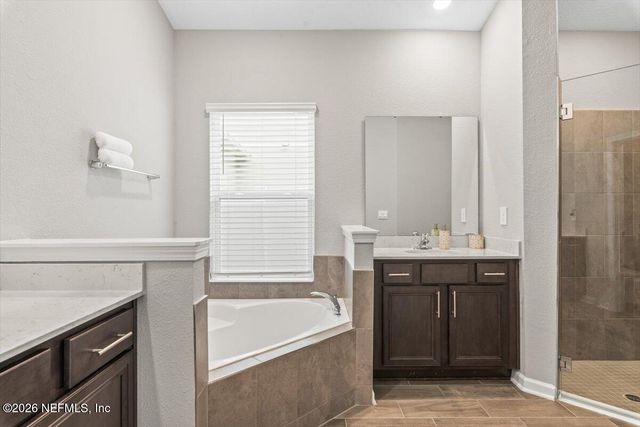 40 PECAN RIDGE Court, Jacksonville, FL 32218