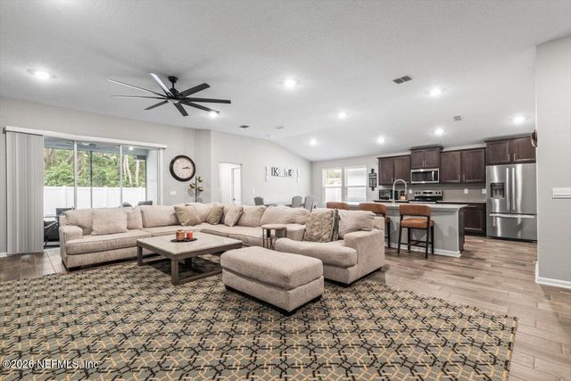 40 PECAN RIDGE Court, Jacksonville, FL 32218