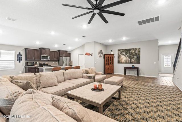 40 PECAN RIDGE Court, Jacksonville, FL 32218