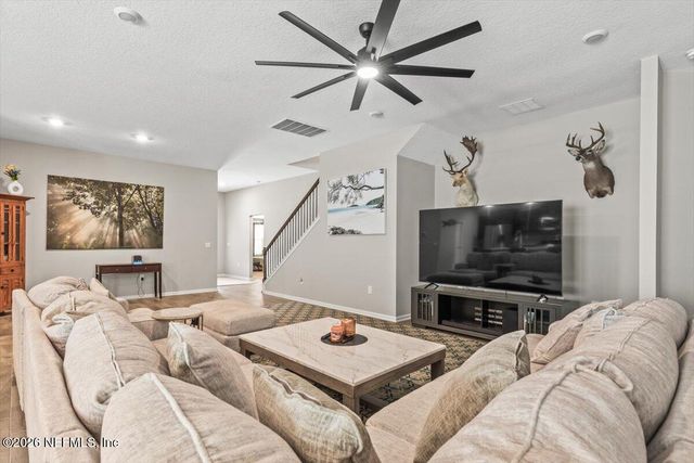 40 PECAN RIDGE Court, Jacksonville, FL 32218