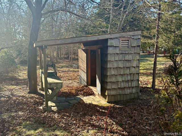 39 Cedar Drive, Southampton, NY 11968