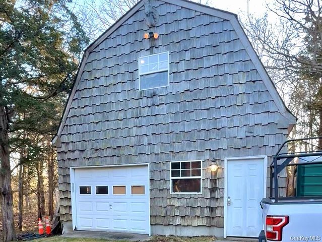 39 Cedar Drive, Southampton, NY 11968