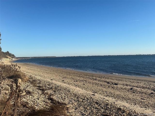 39 Cedar Drive, Southampton, NY 11968