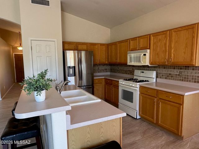 5672 N Cherokee Ridge Road, Tucson, AZ 85750