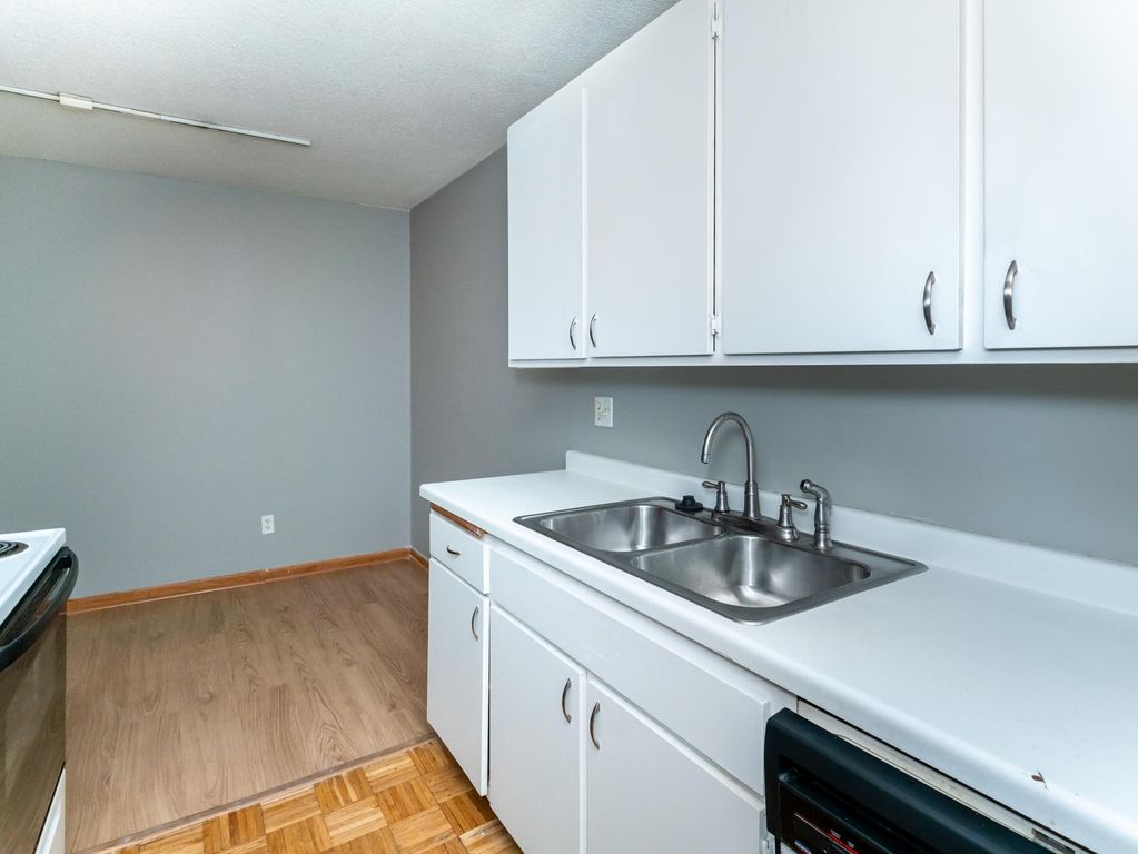 2800 Hamline Avenue N 217, Roseville, MN 55113 — photo 5