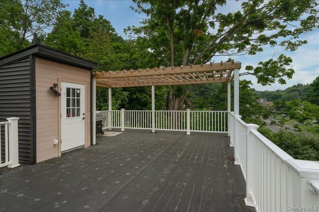 15 County Highway 5, Greenwood Lake, NY 10925