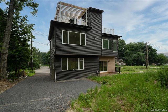 15 County Highway 5, Greenwood Lake, NY 10925
