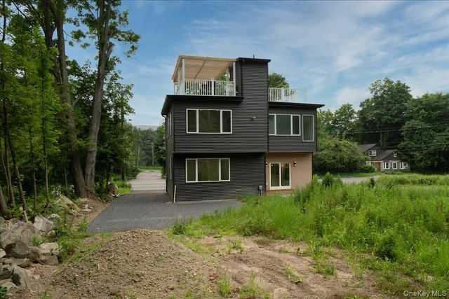 15 County Highway 5, Greenwood Lake, NY 10925