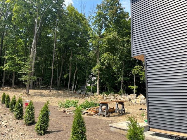 15 County Highway 5, Greenwood Lake, NY 10925