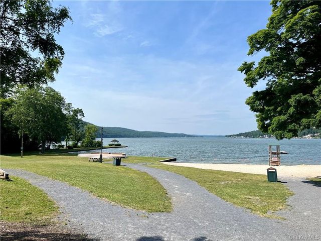 15 County Highway 5, Greenwood Lake, NY 10925