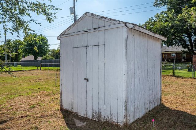 711 N Van Buren Avenue, Blanchard, OK 73010