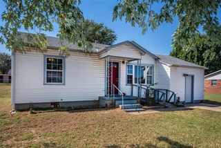 711 N Van Buren Avenue, Blanchard, OK 73010