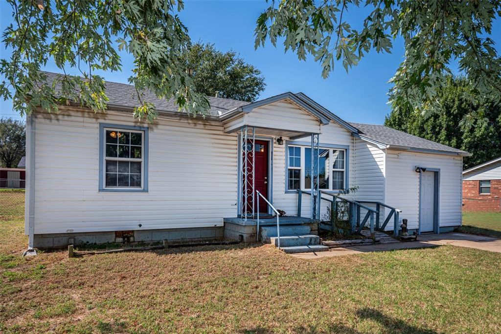711 N Van Buren Avenue, Blanchard, OK 73010