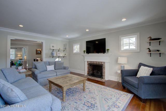 39 E River Road, Rumson, NJ 07760