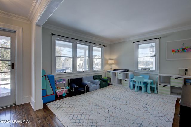 39 E River Road, Rumson, NJ 07760