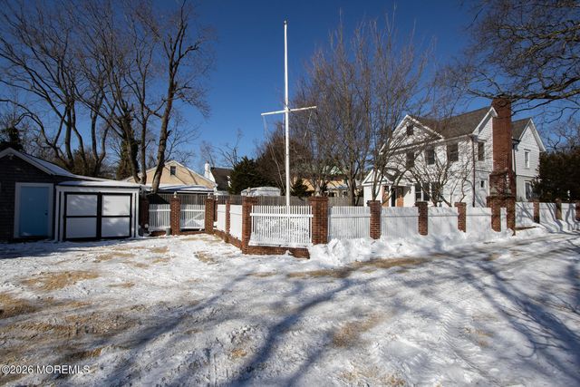 39 E River Road, Rumson, NJ 07760