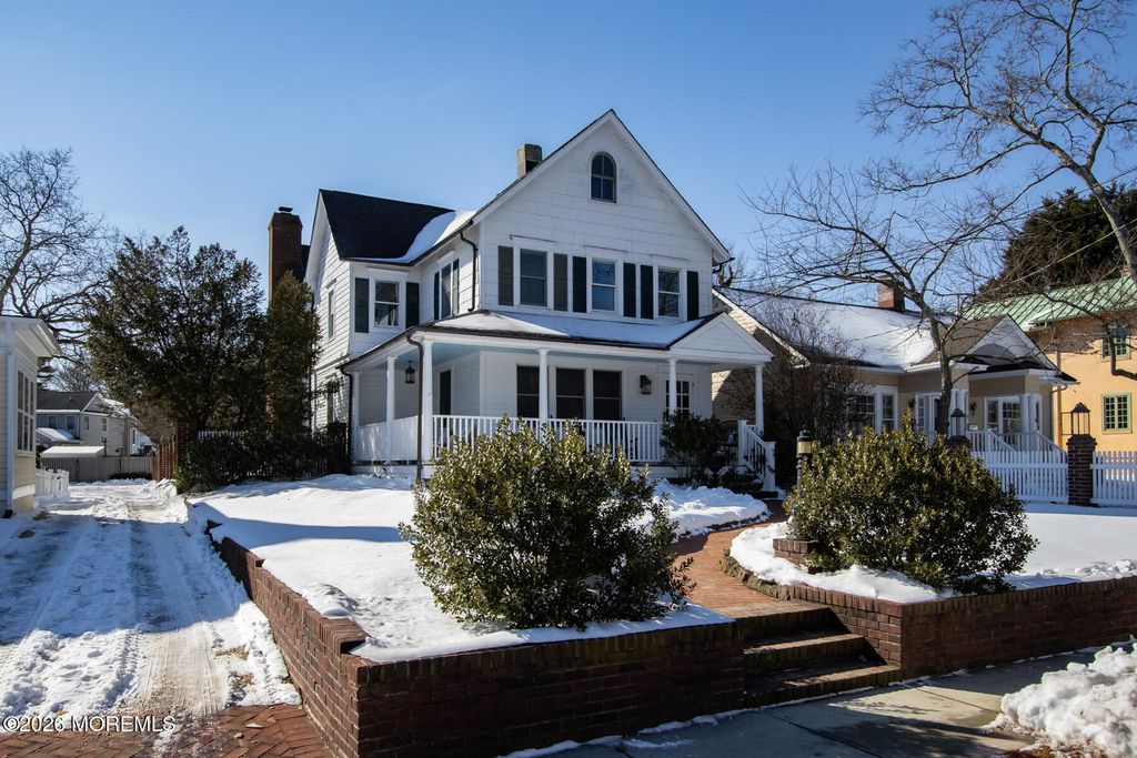 39 E River Road, Rumson, NJ 07760