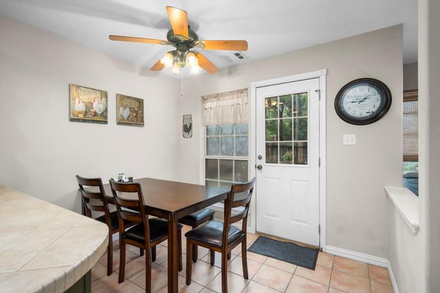 2 Amber Fire Place, The Woodlands, TX 77381