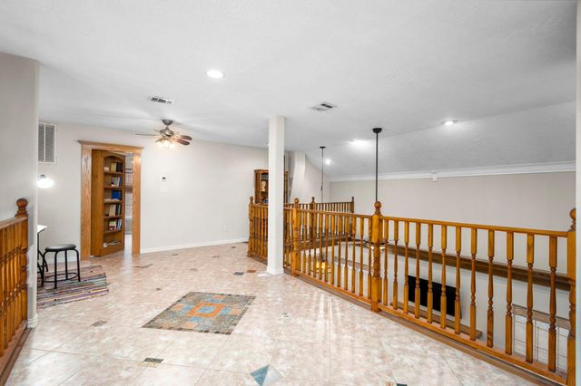 2 Amber Fire Place, The Woodlands, TX 77381