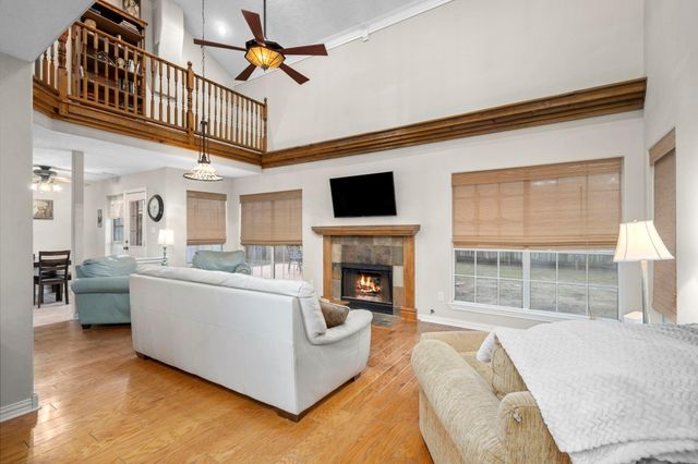 2 Amber Fire Place, The Woodlands, TX 77381