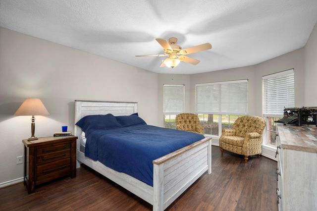2 Amber Fire Place, The Woodlands, TX 77381