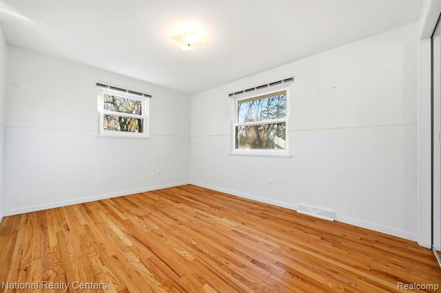 5595 Birdview Heights, Orchard Lake, MI 48324