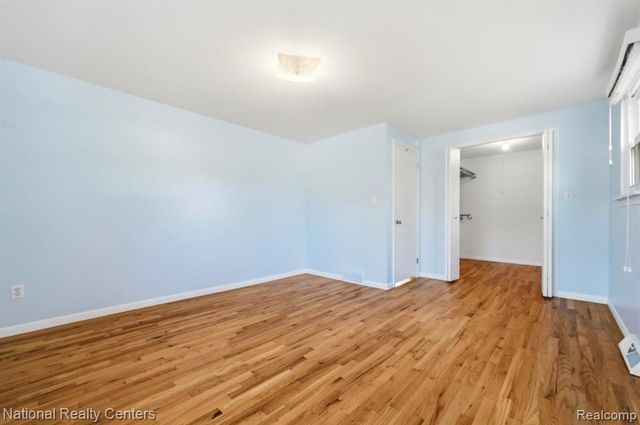 5595 Birdview Heights, Orchard Lake, MI 48324