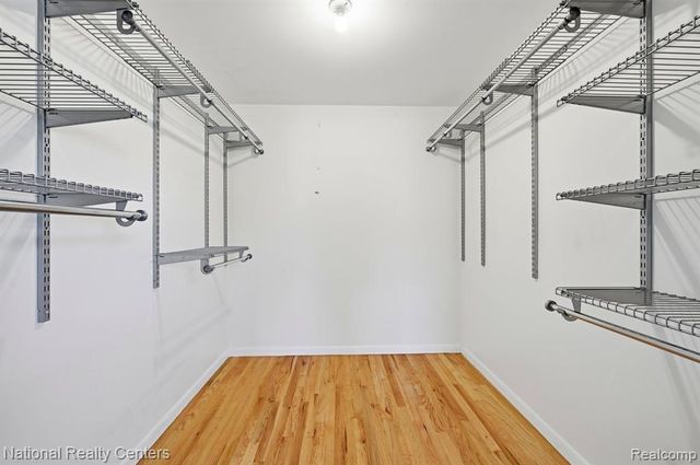 5595 Birdview Heights, Orchard Lake, MI 48324