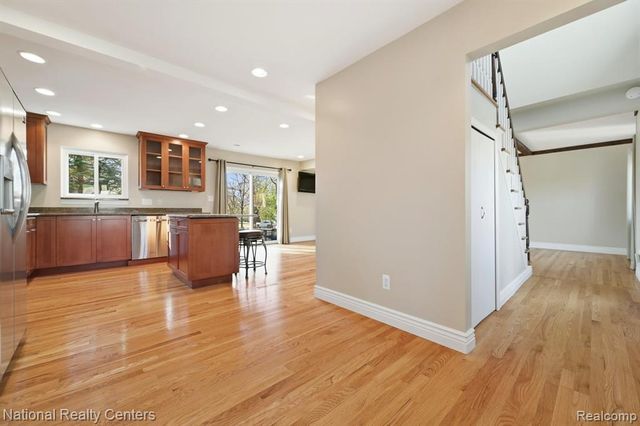 5595 Birdview Heights, Orchard Lake, MI 48324