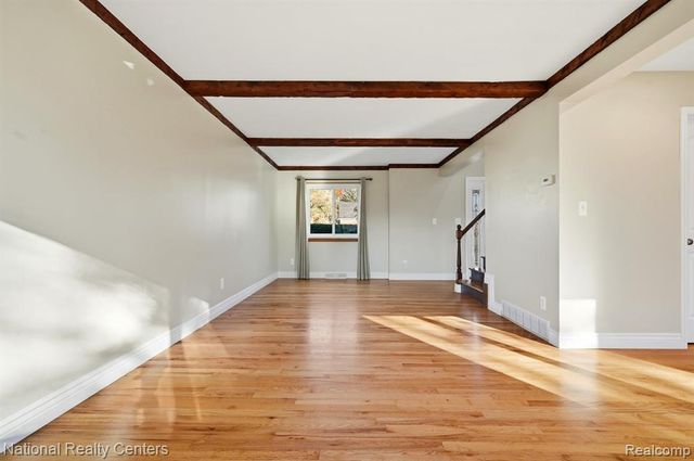 5595 Birdview Heights, Orchard Lake, MI 48324