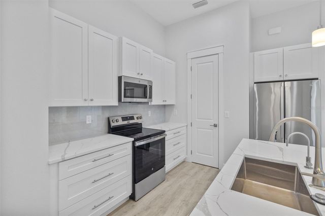 2098 MANHEIM AVENUE, North Port, FL 34286