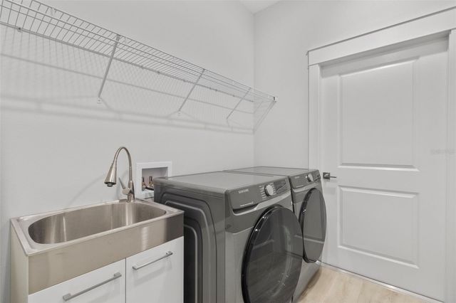 2098 MANHEIM AVENUE, North Port, FL 34286